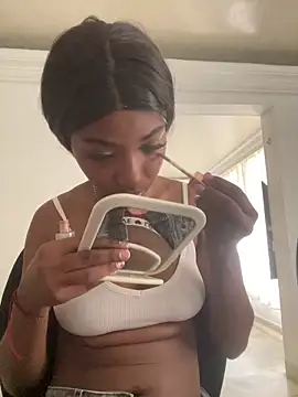 Snapshot of MarianRosse chatting on 01-15-26, 04:44 MarianRosse online show from 01-15-26, 04:44