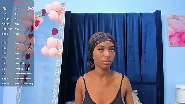 Snapshot of MarianRosse chatting on 02-26-26, 04:33 MarianRosse online show from 02-26-26, 04:33