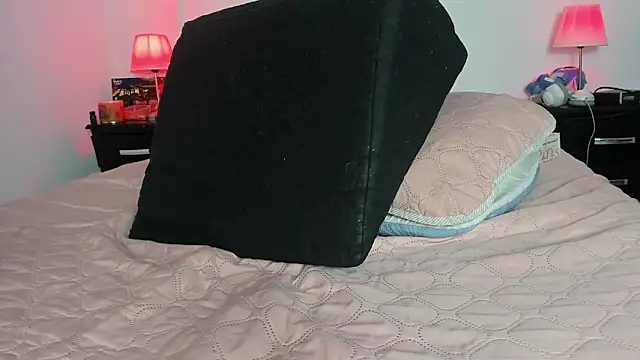 dereck karter online show from 10-26-25, 01:28