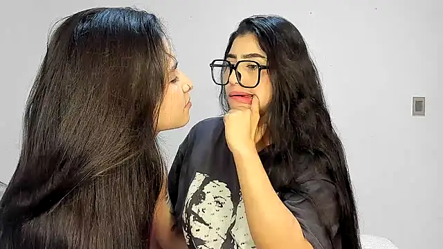 Snapshot of Sweet_and_Rous0 chatting on 01-14-26, 03:12 Sweet and Rous0 online show from 01-14-26, 03:12