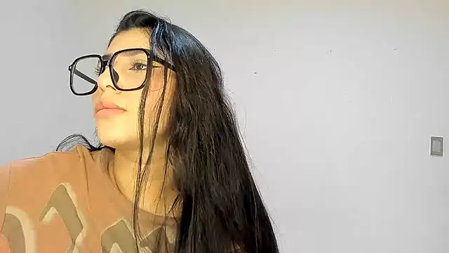 Snapshot of Sweet_and_Rous0 chatting on 02-02-26, 02:10 Sweet and Rous0 online show from 02-02-26, 02:10