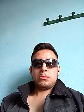 Snapshot of aczinovelez342 chatting on 10-30-25, 05:02 aczinovelez342 online show from 10-30-25, 05:02