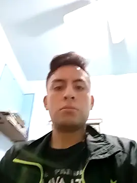 Snapshot of aczinovelez342 chatting on 12-22-25, 03:47 aczinovelez342 online show from 12-22-25, 03:47