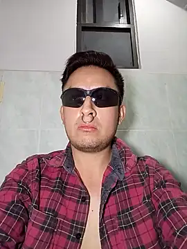 Snapshot of aczinovelez342 chatting on 01-12-26, 05:56 aczinovelez342 online show from 01-12-26, 05:56