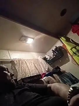 Snapshot of Chris_is_spun chatting on 11-02-25, 04:59 Chris is spun online show from 11-02-25, 04:59