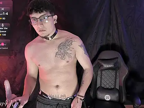 Snapshot of Roobin420 chatting on 07-17-26, 04:52 Roobin420 online show from 07-17-26, 04:52