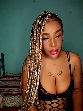 Snapshot of Queen_Amara chatting on 10-14-25, 02:23 Queen Amara online show from 10-14-25, 02:23