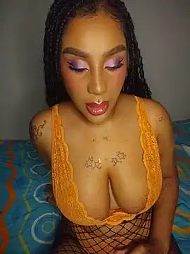 Queen Amara online show from 05-20-26, 03:56