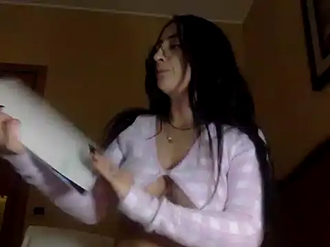 Snapshot of nikkaanderic chatting on 01-11-26, 04:34 nikkaanderic online show from 01-11-26, 04:34