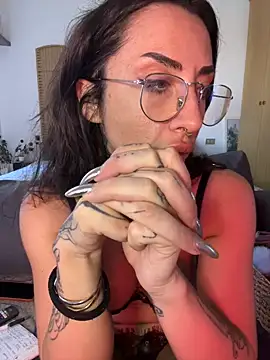 Snapshot of nikkaanderic chatting on 05-26-26, 03:52 nikkaanderic online show from 05-26-26, 03:52