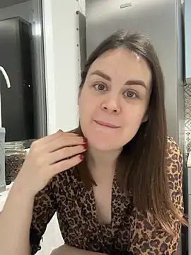 Snapshot of Risky-Flower chatting on 10-30-25, 06:30 Risky-Flower online show from 10-30-25, 06:30