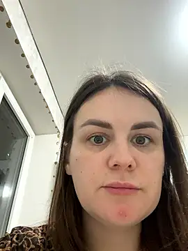 Snapshot of Risky-Flower chatting on 11-17-25, 07:30 Risky-Flower online show from 11-17-25, 07:30