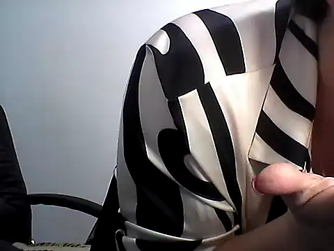 EllaLove2277 online show from 11-02-25, 09:44