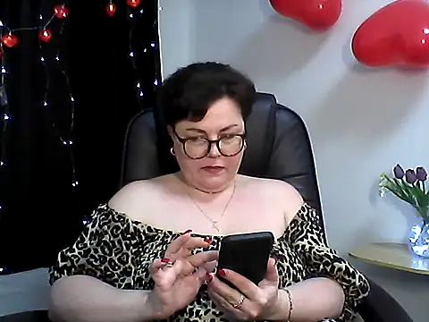 EllaLove2277 online show from 02-12-26, 07:25