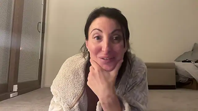 NurseStephania online show from 10-26-25, 05:46