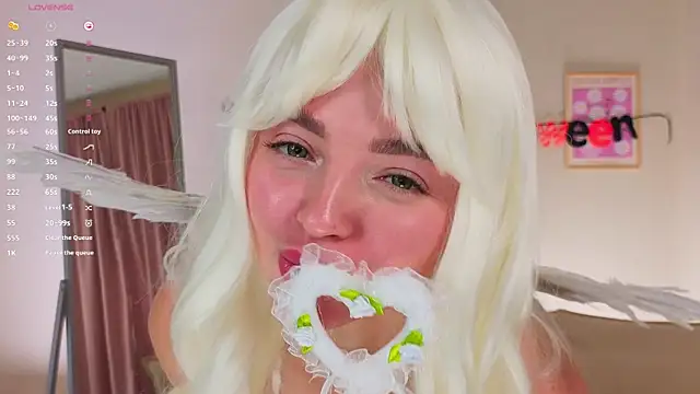 OliviaKis  online show from 10-26-25, 07:25