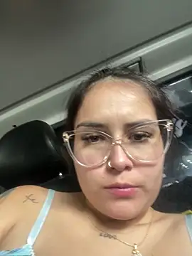 Snapshot of amberbakee chatting on 10-19-25, 04:18 amberbakee online show from 10-19-25, 04:18