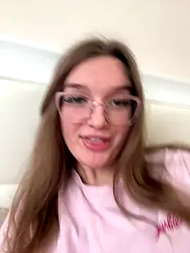 Bellatrisssaa online show from 12-18-25, 12:00