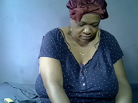 BUSTY QUEEEN online show from 11-16-25, 07:58