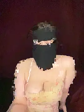 Snapshot of RooVaaN-Xx chatting on 02-09-26, 03:27 RooVaaN-Xx online show from 02-09-26, 03:27