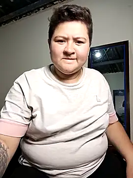 Snapshot of Noha_Whiitee chatting on 10-22-25, 11:37 Noha Whiitee online show from 10-22-25, 11:37