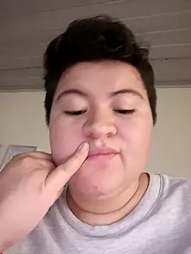 Snapshot of Noha_Whiitee chatting on 12-04-25, 10:29 Noha Whiitee online show from 12-04-25, 10:29