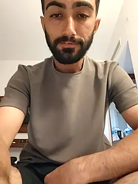 Snapshot of Mehmet2154 chatting on 09-08-25, 05:34 Mehmet2154 online show from 09-08-25, 05:34