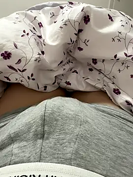 Snapshot of JJ_131 chatting on 09-08-25, 05:12 JJ 131 online show from 09-08-25, 05:12