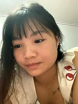 Emlyly-18 online show from 10-23-25, 06:06