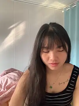 Emlyly-18 online show from 11-02-25, 01:52