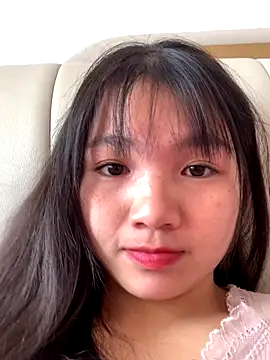 Emlyly-18 online show from 12-14-25, 05:13