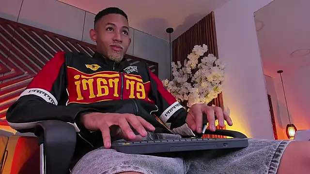 B Wild online show from 12-18-25, 04:18