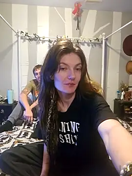 Snapshot of Blossom94 chatting on 09-18-25, 04:36 Blossom94 online show from 09-18-25, 04:36