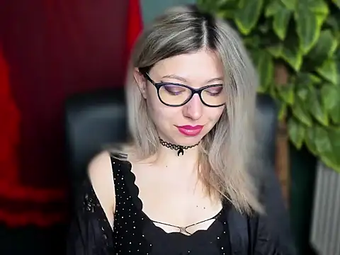Snapshot of loveHeidi chatting on 04-29-26, 04:27 loveHeidi online show from 04-29-26, 04:27