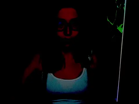Snapshot of loveHeidi chatting on 06-10-26, 04:34 loveHeidi online show from 06-10-26, 04:34
