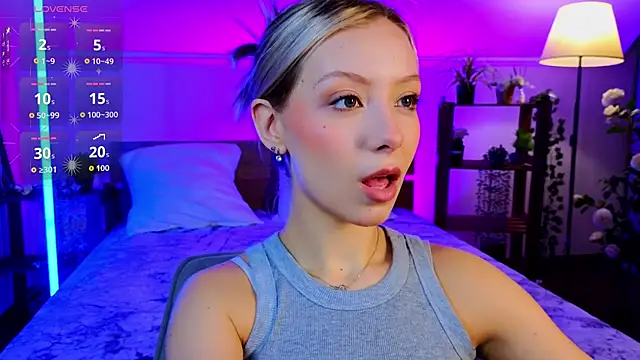 LumMina online show from 04-22-26, 03:09