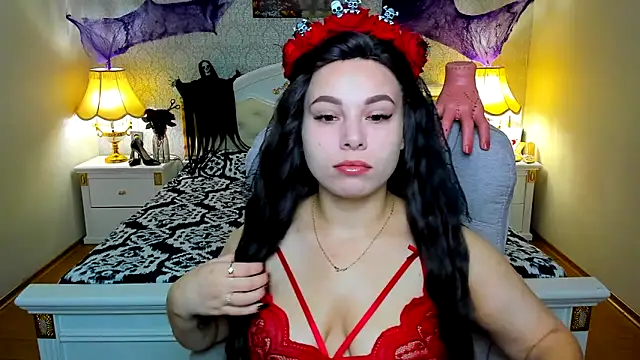 Snapshot of OmniaSher chatting on 10-27-25, 10:19 OmniaSher online show from 10-27-25, 10:19