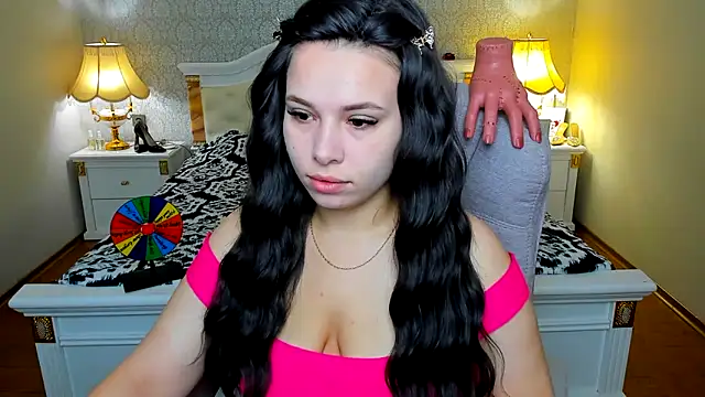 Snapshot of OmniaSher chatting on 11-15-25, 10:23 OmniaSher online show from 11-15-25, 10:23