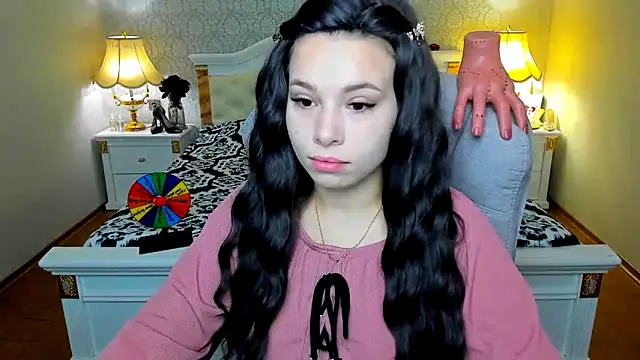 Snapshot of OmniaSher chatting on 11-16-25, 10:43 OmniaSher online show from 11-16-25, 10:43