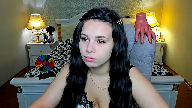 Snapshot of OmniaSher chatting on 11-20-25, 10:26 OmniaSher online show from 11-20-25, 10:26