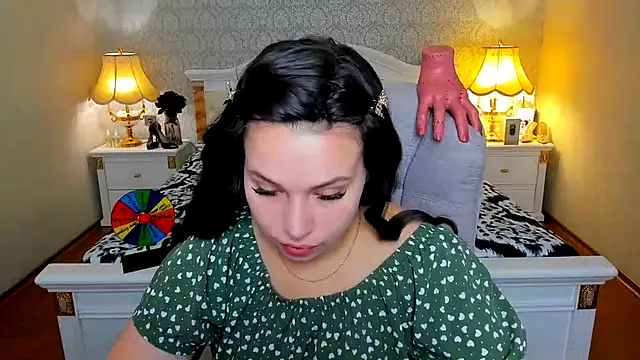 Snapshot of OmniaSher chatting on 11-21-25, 09:52 OmniaSher online show from 11-21-25, 09:52