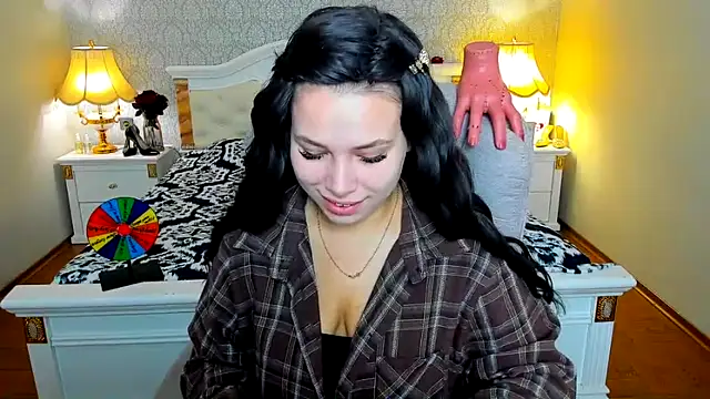 Snapshot of OmniaSher chatting on 11-23-25, 10:15 OmniaSher online show from 11-23-25, 10:15