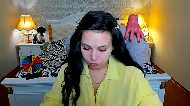 Snapshot of OmniaSher chatting on 11-25-25, 10:26 OmniaSher online show from 11-25-25, 10:26