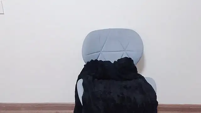 Snapshot of Queen_ww chatting on 11-21-25, 02:16 Queen ww online show from 11-21-25, 02:16