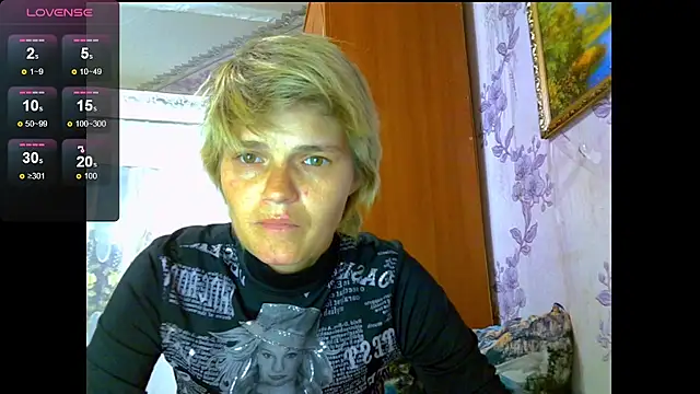 Snapshot of SaraSnow_ chatting on 09-22-25, 05:37 SaraSnow  online show from 09-22-25, 05:37