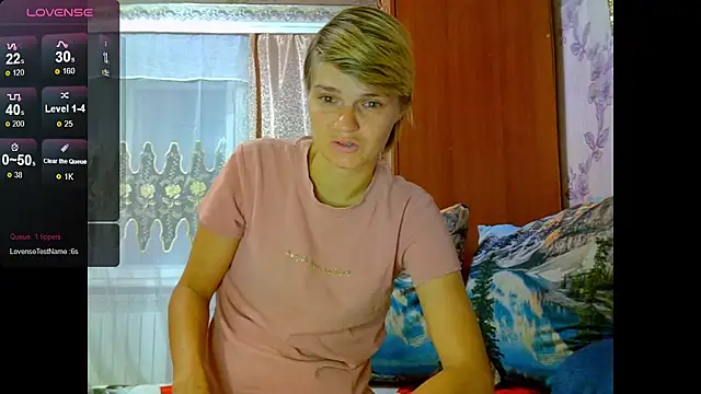 Snapshot of SaraSnow_ chatting on 09-25-25, 06:11 SaraSnow  online show from 09-25-25, 06:11