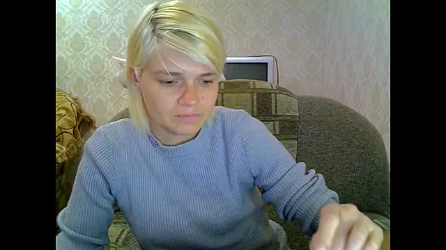Snapshot of SaraSnow_ chatting on 11-13-25, 06:29 SaraSnow online show from 11-13-25, 06:29