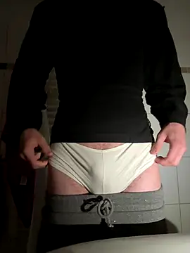 Snapshot of Jamilo_young chatting on 09-30-25, 10:26 Jamilo young online show from 09-30-25, 10:26
