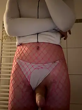 Snapshot of Jamilo_young chatting on 10-26-25, 02:34 Jamilo young online show from 10-26-25, 02:34