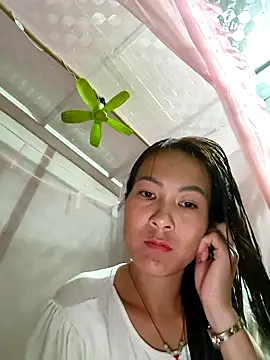 Yumyum kiw online show from 10-26-25, 11:27